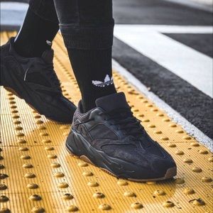 Yeezy Boost 700 Utility Black size 5 1/2, preloved